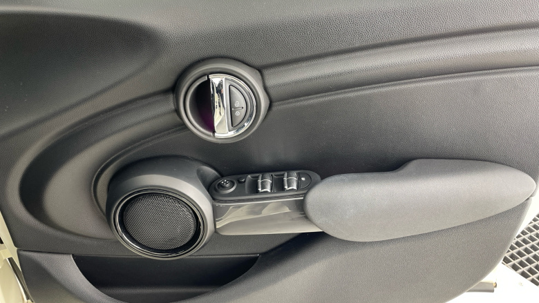 MINI Hatchback 1.5 Cooper Sport II 5dr Petrol Hatchback